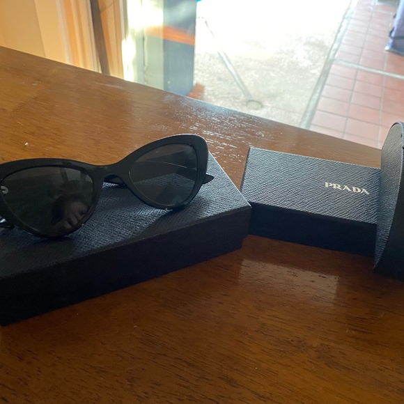 New Prada 52mm Cat Eye Sunglasses - Picture 6 of 6